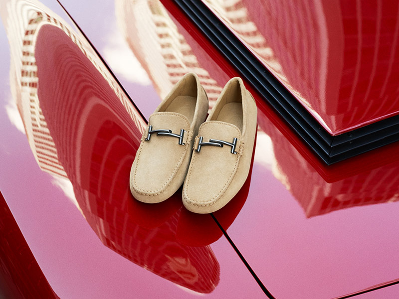 حذاء Gommino الأيقوني كما لم تشاهده من قبل... شاهد حملة MY RIDE من Tod’s بمشاركة شخصيات ملهمة